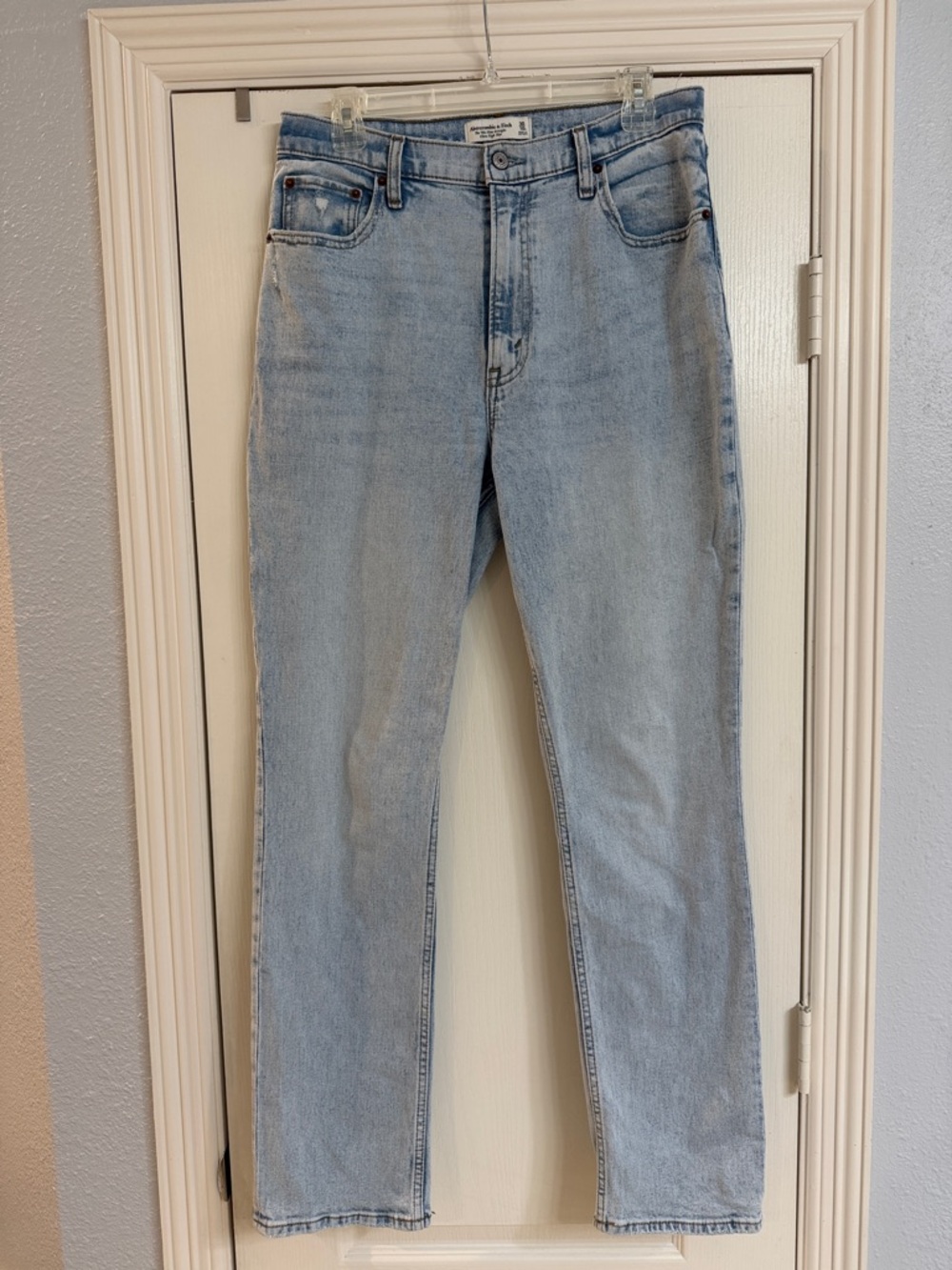 Abercrombie & Fitch The 90’s Slim Straight Ultra High Rise Jeans